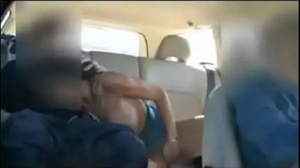 XXX Wife Fucked During a Car Trip أفضل مقاطع الفيديو