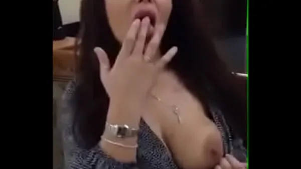 XXX Azeri celebrity shows her tits and pussy วิดีโอยอดนิยม