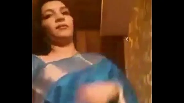 XXX سب سے اوپر کی ویڈیوز Hot Indian Aunty removing saree