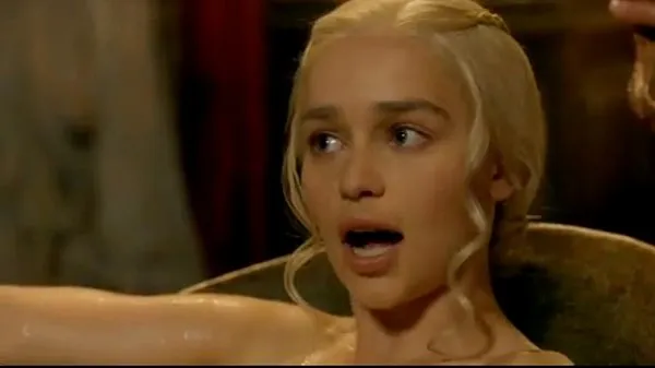 XXX Emilia Clarke Game of Thrones S03 E08 top videoer
