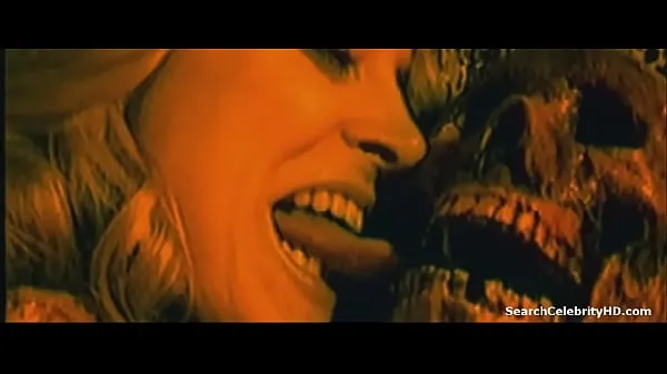 XXX Sheri Moon Zombie in House 1000 Corpses 2004 Video teratas