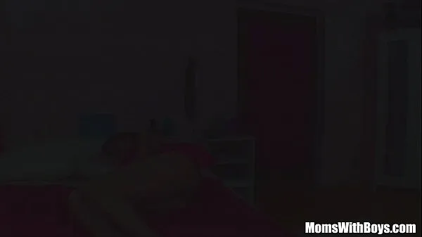 XXX Stepson Caught Jerking By Her Stepmom In Panties κορυφαία βίντεο