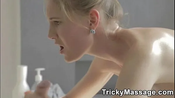 XXX MassageRoom Hard-Sex Featuring Pretty Euro Teen κορυφαία βίντεο