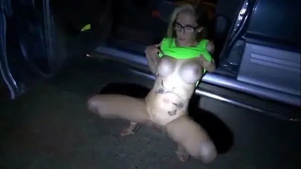 XXX Dogging Having amateur sex in public outdoor toppvideoer