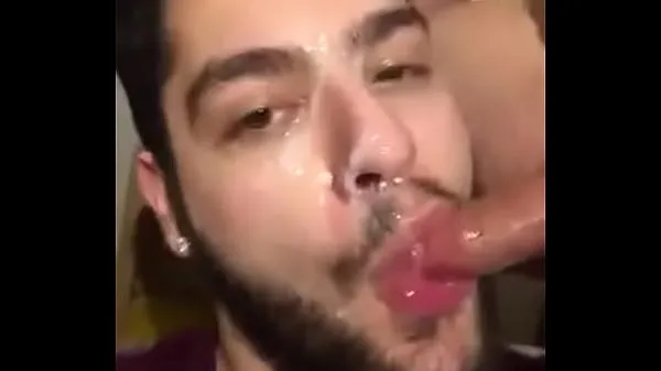 XXX sucking with cum in the face top Vídeos