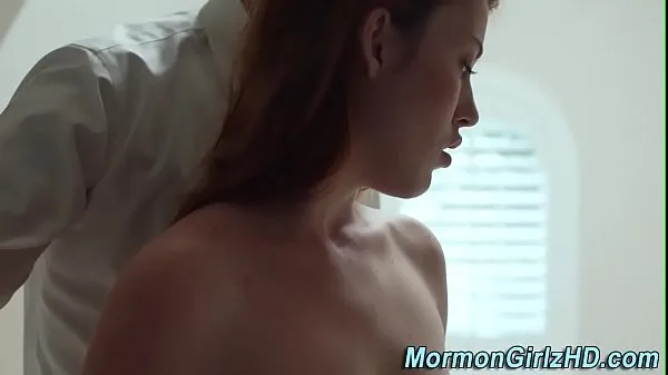 XXX سب سے اوپر کی ویڈیوز Mormon teen gets cumshot