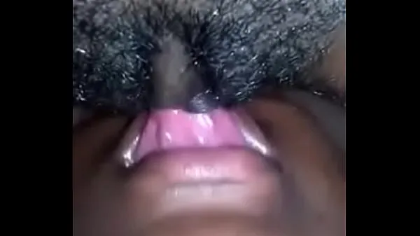XXX Guy licking girlfrien'ds pussy mercilessly while she moans en iyi Videolar