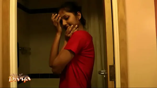 XXX Super Hot Indian Babe Divya In Shower - Indian Porn najboljših videoposnetkov
