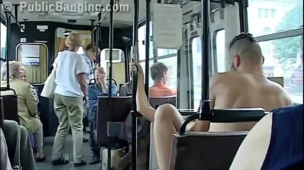 XXX Extreme risky public transportation sex couple in front of all the passengers en iyi Videolar