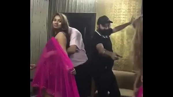 XXX Desi mujra dance at rich man party en iyi Videolar