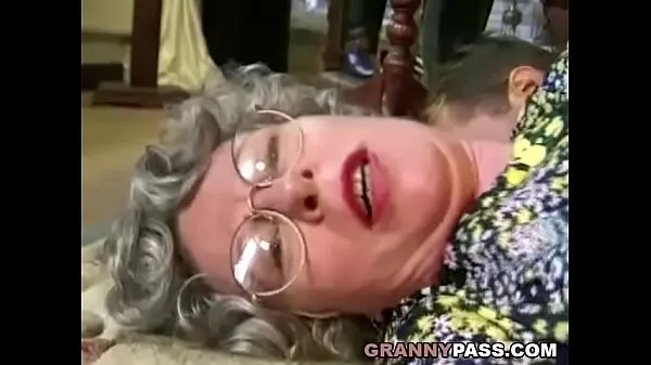 XXX German Granny Can't Wait To Fuck Young Delivery Guy najlepsze filmy
