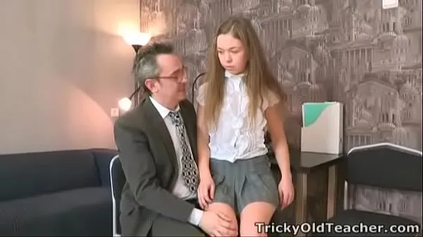XXX Tricky Old Teacher - Sara looks so innocent Video hàng đầu