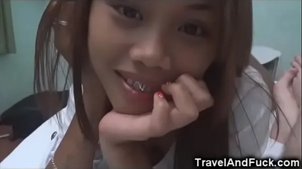 XXX Lucky Tourist with 2 Filipina Teens najboljših videoposnetkov