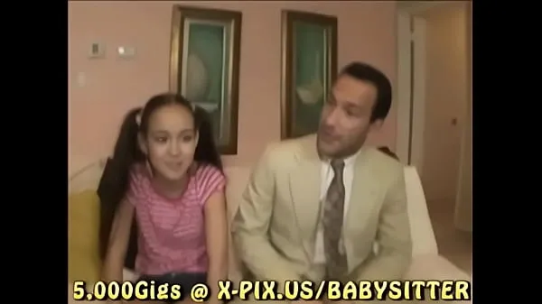 XXX Asian Babysitter bästa videor