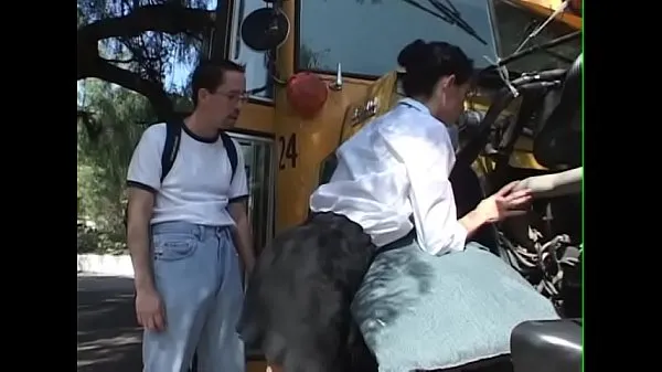 XXX Schoolbusdriver Girl get fuck for repair the bus - BJ-Fuck-Anal-Facial-Cumshot najboljših videoposnetkov