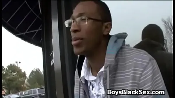 XXX Sexy white gay boy enjoy big black cok in his mouth najlepsze filmy