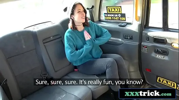 XXX سب سے اوپر کی ویڈیوز Slim Latina Minx Gets Naughty In London Cab