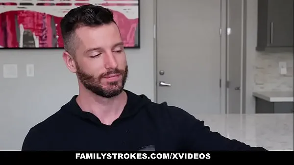 XXX FamilyStrokes - Innocent Teen Summer Brooks Gets Filled with Cock najlepšie videá