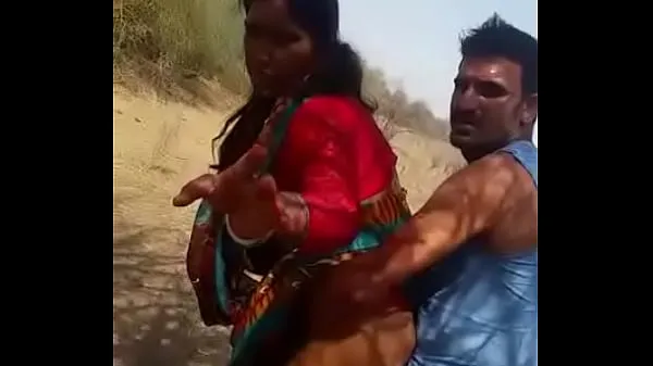 XXX Indian man fucking in open热门视频