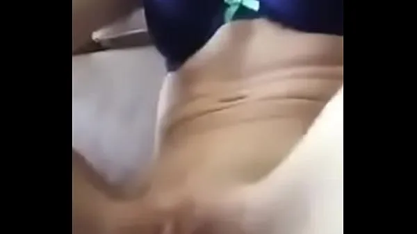 XXX Young girl masturbating with vibrator top Vídeos