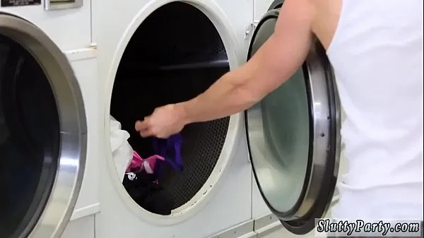 XXX Teen nerd blowjob Laundry Day วิดีโอยอดนิยม