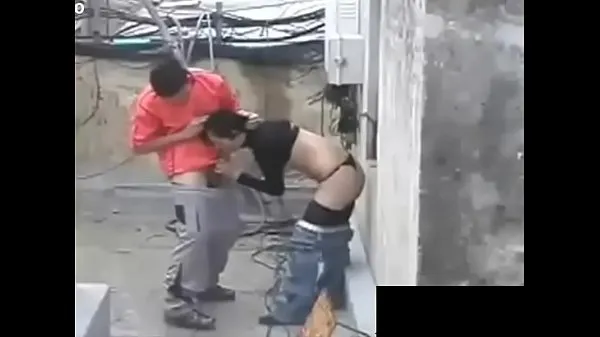 XXX سب سے اوپر کی ویڈیوز Algerian whore fucks with its owner on the roof