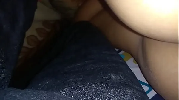 XXX Sleeping with my step sister toppvideoer