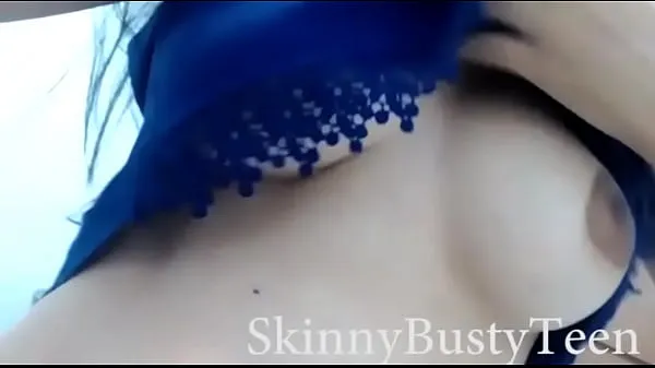 XXX SkinnyBustyTeen's first Video Video hàng đầu