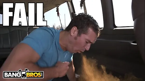 XXX BANGBROS - Sean Lawless Cinnamon Challenge FAIL On The Bang Bus κορυφαία βίντεο