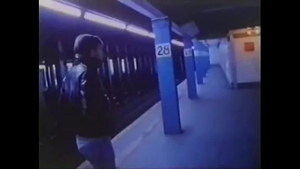 XXX سب سے اوپر کی ویڈیوز Sex in the Subway