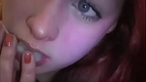 XXX سب سے اوپر کی ویڈیوز Married redhead playing with cum in her mouth