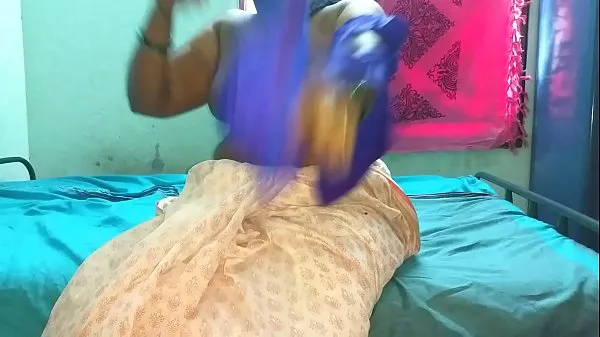 XXX سب سے اوپر کی ویڈیوز Slut mom plays with huge tits on cam
