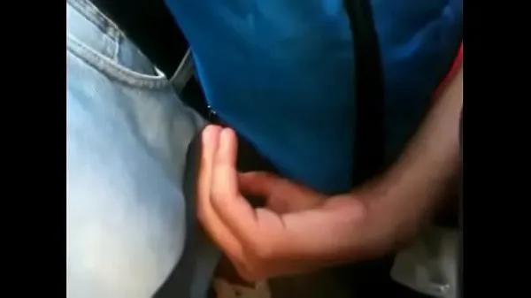 XXX grabbing his bulge in the metro najlepšie videá