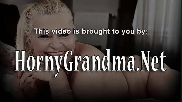 XXX Inked grandmother gets pussy licked toppvideoer