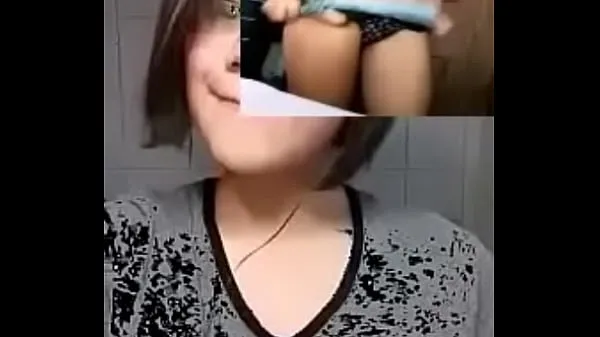 XXX showing the tits and touching the cuca Video hàng đầu