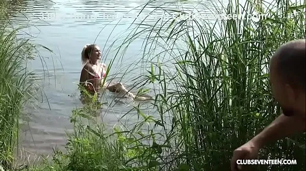 XXX سب سے اوپر کی ویڈیوز Mary Rock is into nature and hard cock