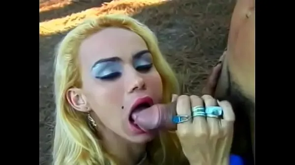XXX سب سے اوپر کی ویڈیوز Young blonde transvestite is fucked in the ass under a tree
