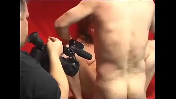 XXX Wife Takes it in the Ass for the first time While Husband Watches najboljših videoposnetkov