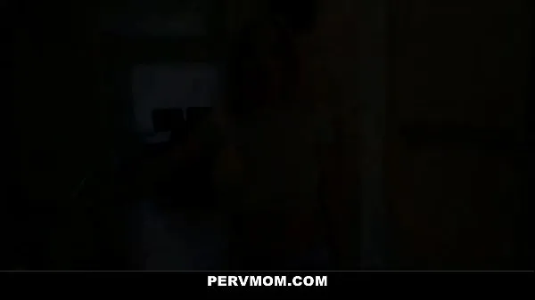 XXX Hot MILF StepMom Oral Orgasm By Young Stepson - PervMom热门视频