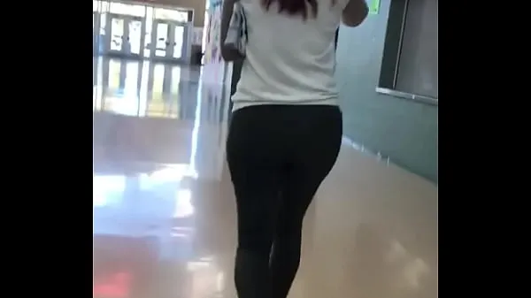 XXX Thicc candid teacher walking around school Video hàng đầu
