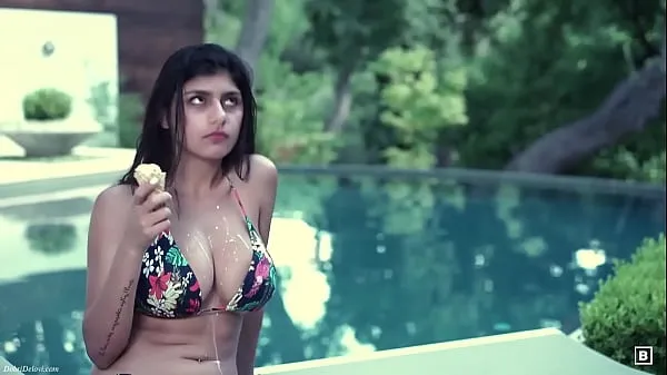 XXX سب سے اوپر کی ویڈیوز Mia Khalifia complains about her big tits