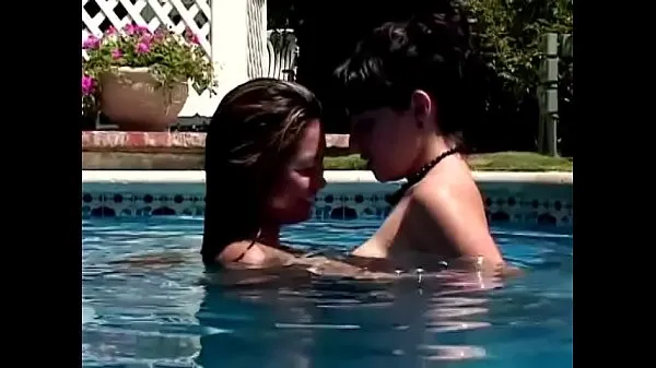 XXX سب سے اوپر کی ویڈیوز Asian babe Lielani seduces her girlfriend Lana Croft for some adventure in the swimming pool