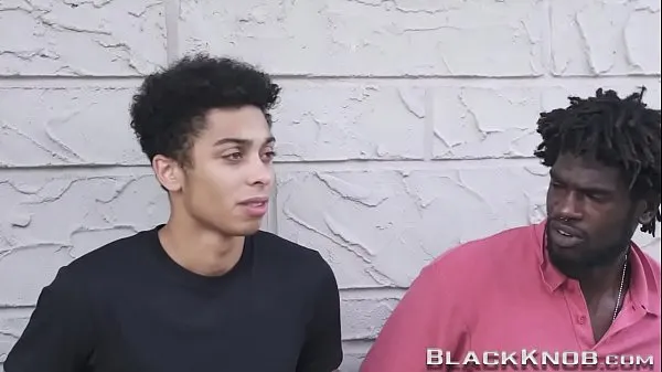 XXX سب سے اوپر کی ویڈیوز Gay teen rides black schlong