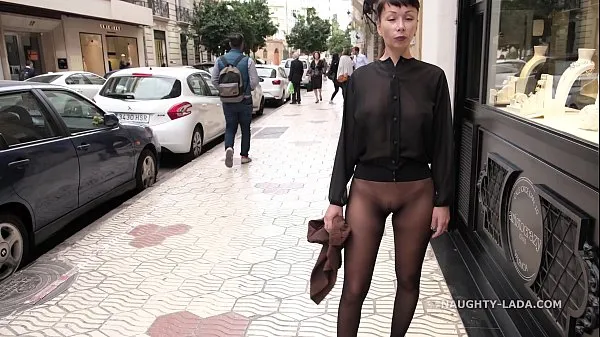 XXX No skirt seamless pantyhose in public en iyi Videolar