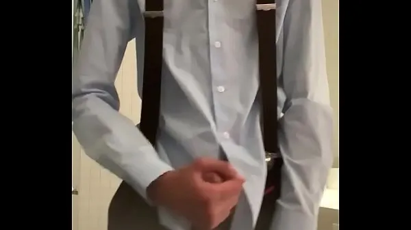 XXX Teen wanking in formal outfit with suspenders on najlepšie videá