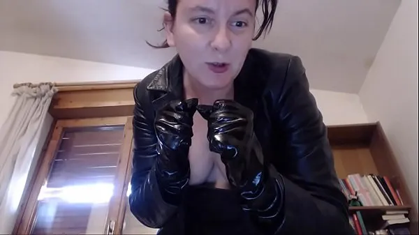 XXX Latex gloves long leather jacket ready to show you who's in charge here filthy slave en iyi Videolar