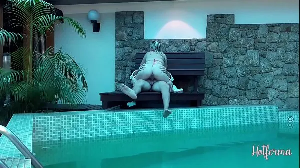 XXX Boss invites maid to the pool but couldn't resist the hot κορυφαία βίντεο
