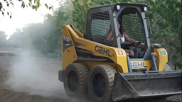 XXX Sexy Desi Bhbi driving tough machine - Maya top videa