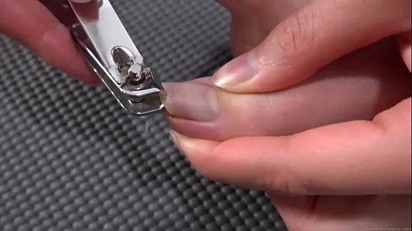 XXX Woman cutting toenails top videa