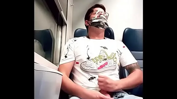 XXX Jerk Off on Italian Train κορυφαία βίντεο